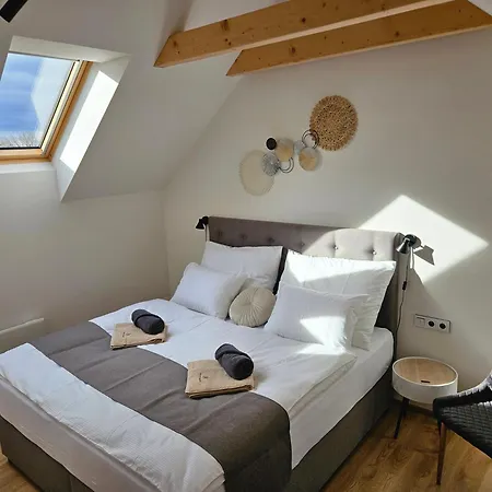 Apartment Pod Vinohradem - & Vinne Sklepy