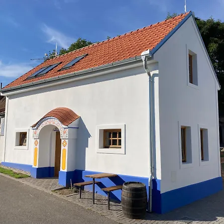Daire Pod Vinohradem - & Vinne Sklepy *