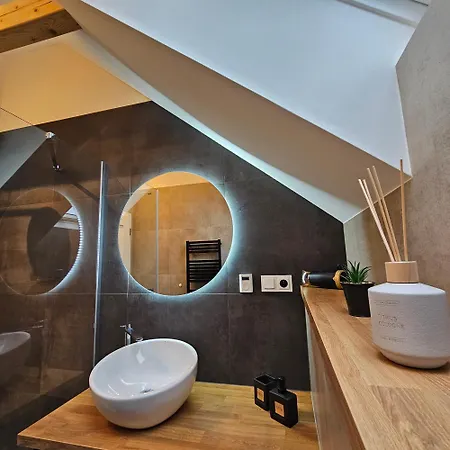 Apartment Pod Vinohradem - & Vinne Sklepy Mutenice